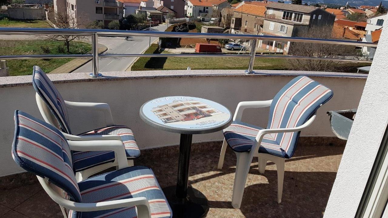 ביוגראד נה מורו Apartments Angie מראה חיצוני תמונה